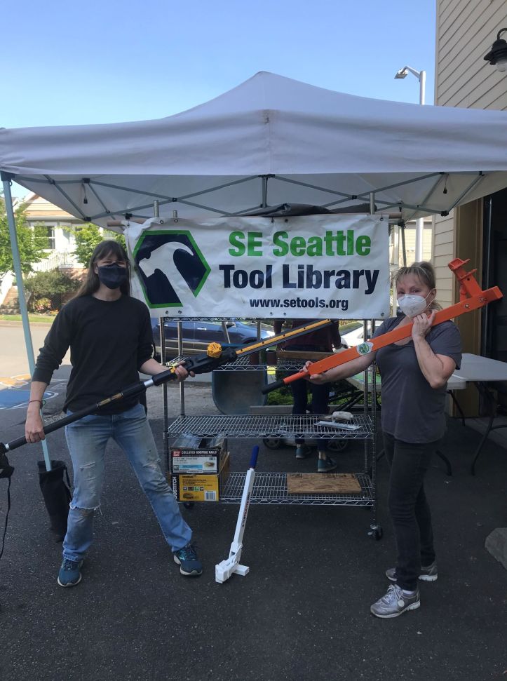 SE Seattle Tool Library volunteers are ready for some weed control action!